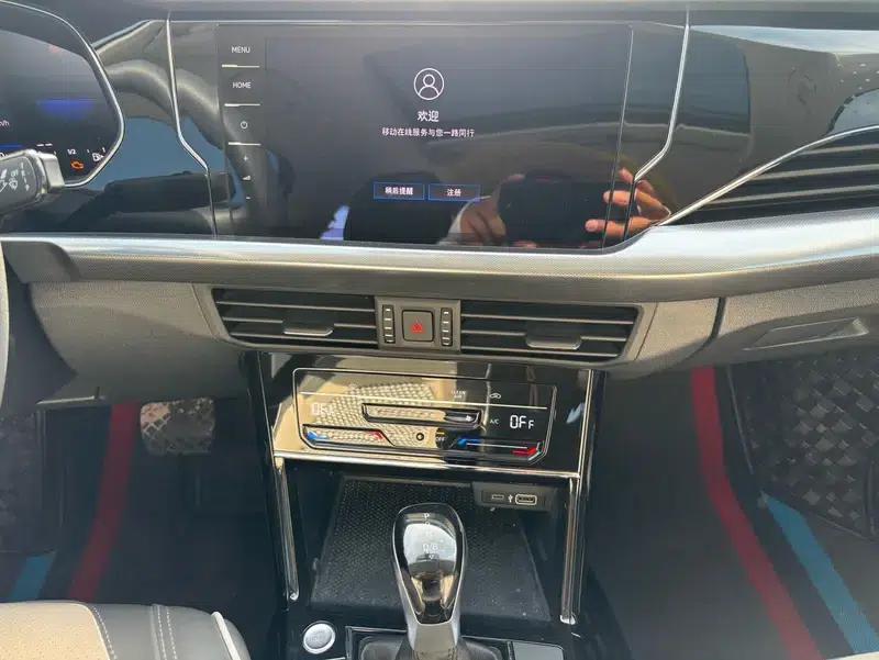 2022 Volkswagen Passat PHEV 430PHEV Hybrid Business Edition — миниатюра 14