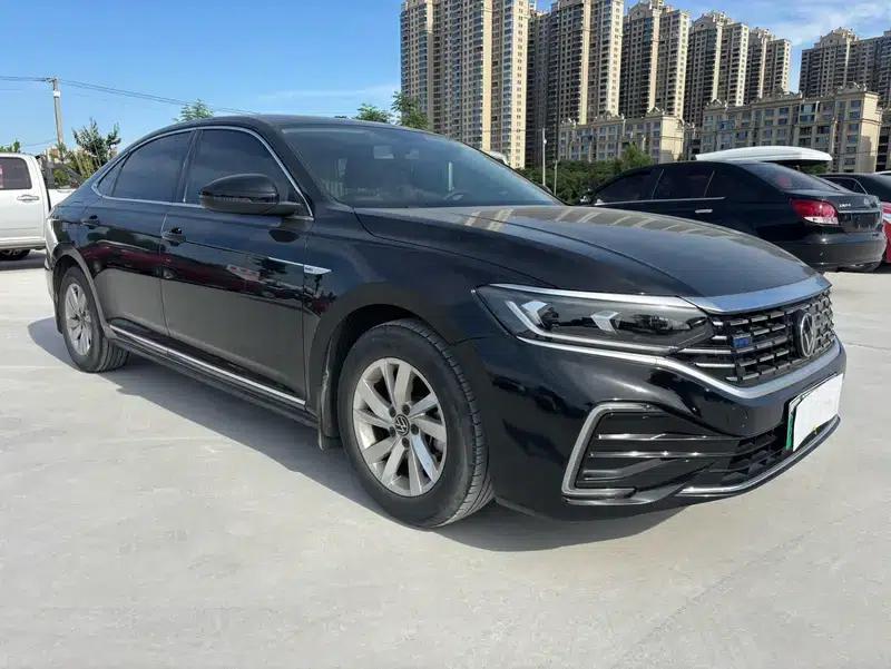 2022 Volkswagen Passat PHEV 430PHEV Hybrid Business Edition — миниатюра 3