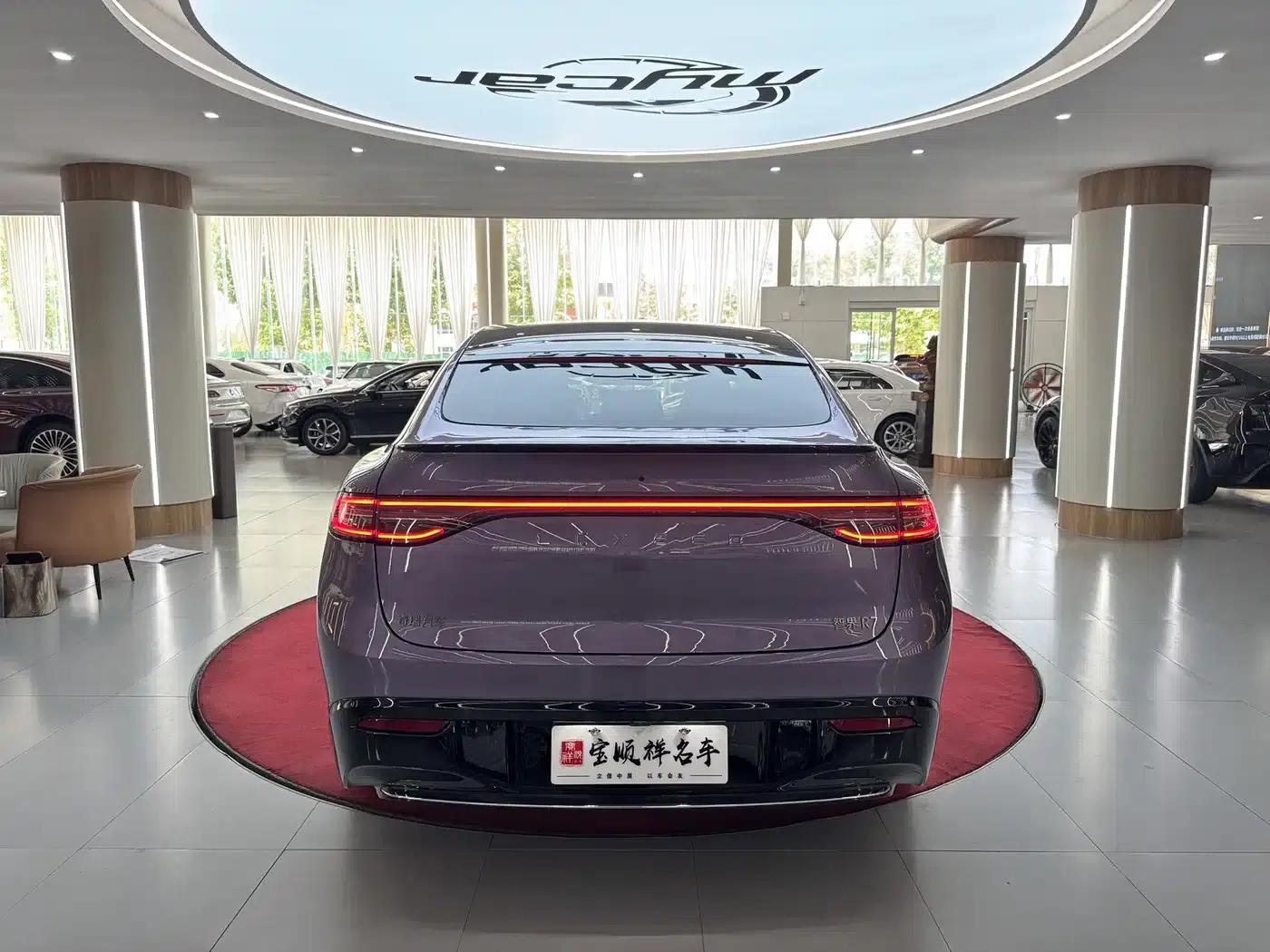 Zhijie R7 2024 Pure Electric 802km Max — миниатюра 6
