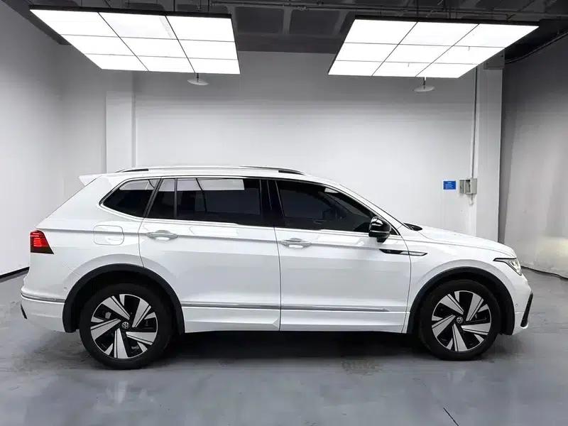 Tiguan L 2023 330TSI 2WD R-Line Flagship Edition — миниатюра 4
