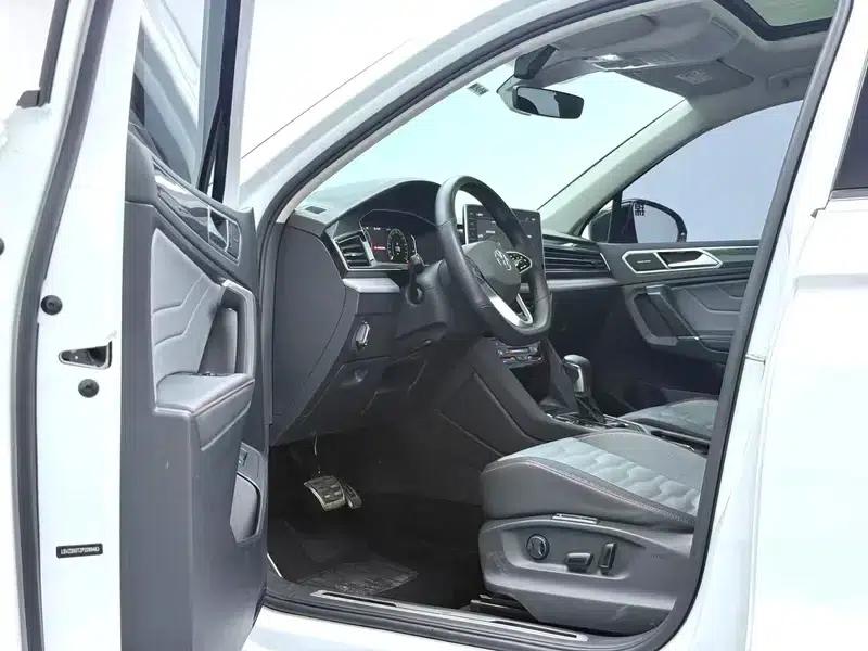 Tiguan L 2023 330TSI 2WD R-Line Flagship Edition — миниатюра 8