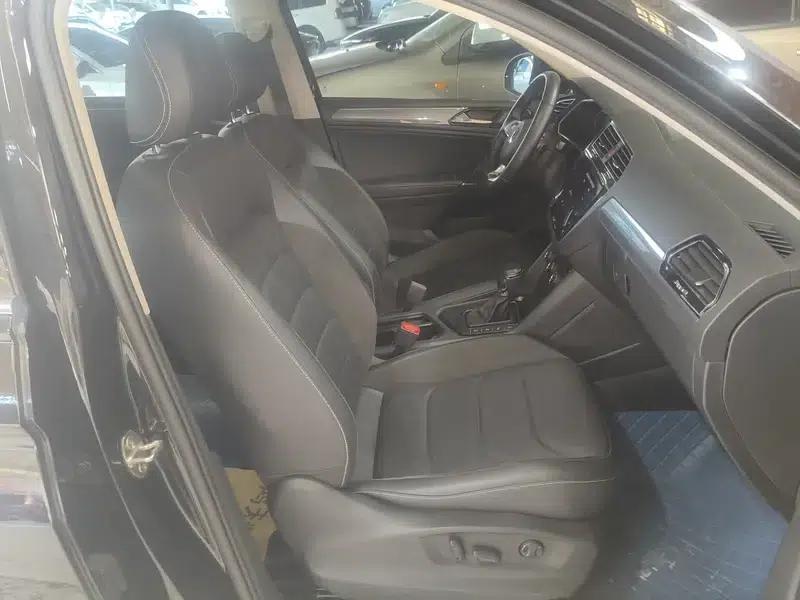 Tiguan L 2021 330TSI Automatic 2WD R-Line Premium Edition — миниатюра 11