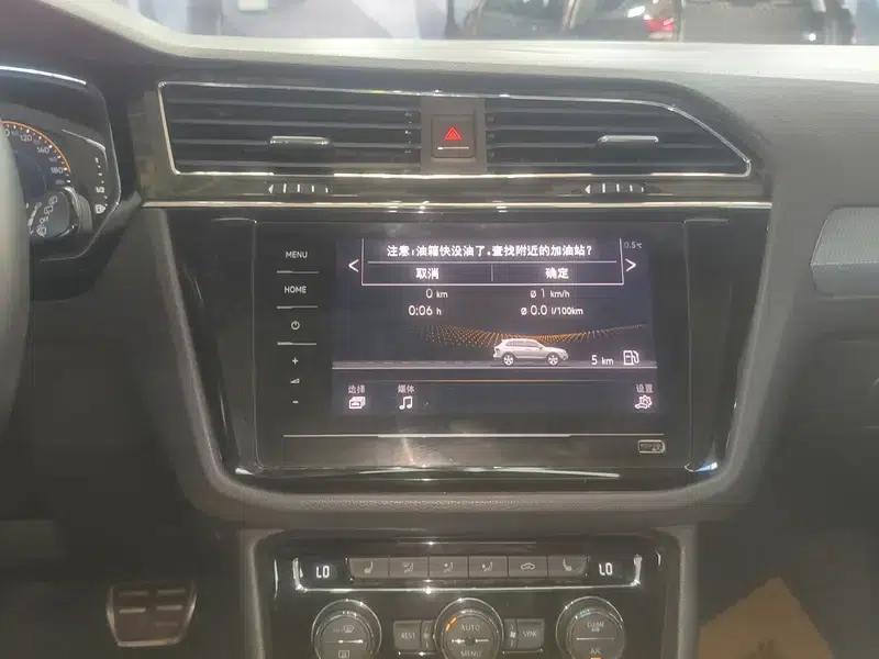 Tiguan L 2021 330TSI Automatic 2WD R-Line Premium Edition — миниатюра 6