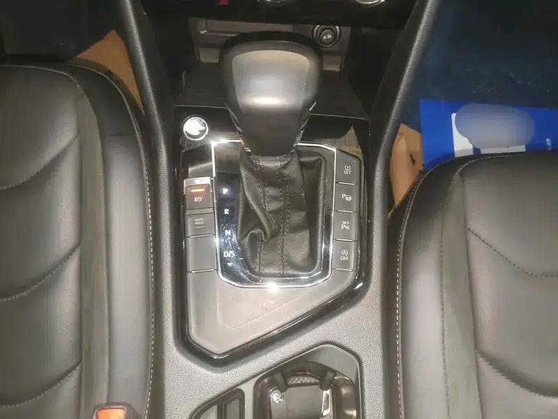 Tiguan L 2021 330TSI Automatic 2WD R-Line Premium Edition — миниатюра 9