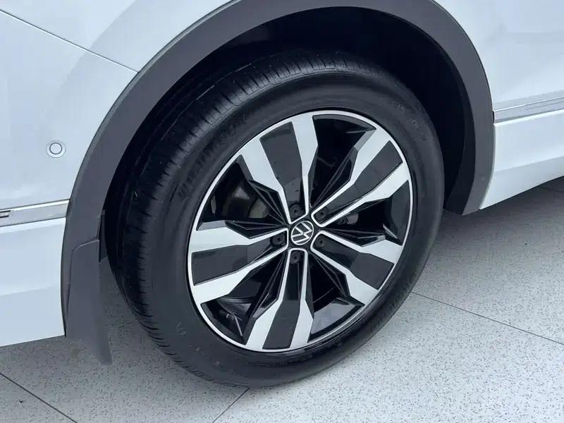 Tiguan L 2023 330TSI 2WD R-Line Premium Edition — миниатюра 15