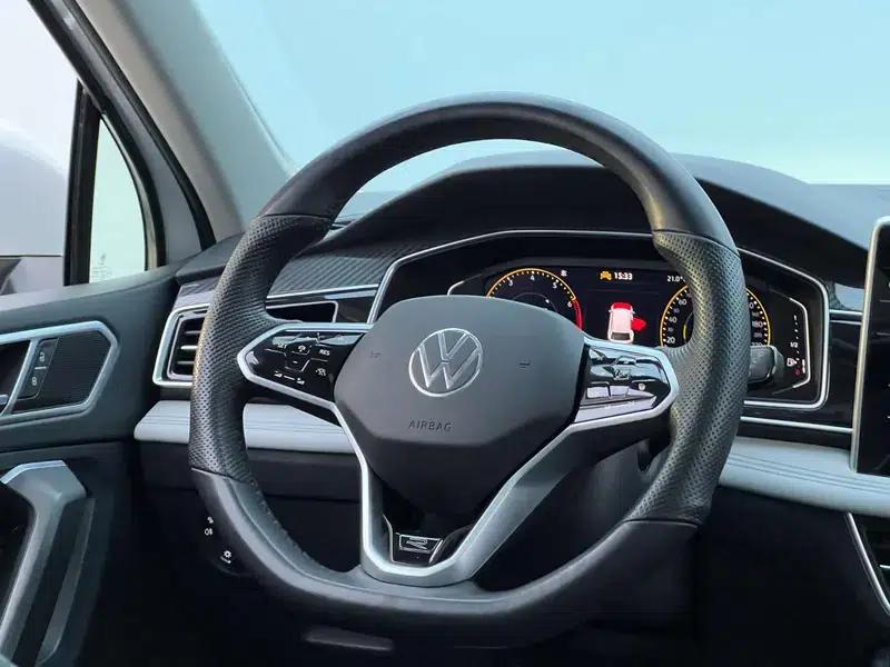 Tiguan L 2023 330TSI 2WD R-Line Premium Edition — миниатюра 20
