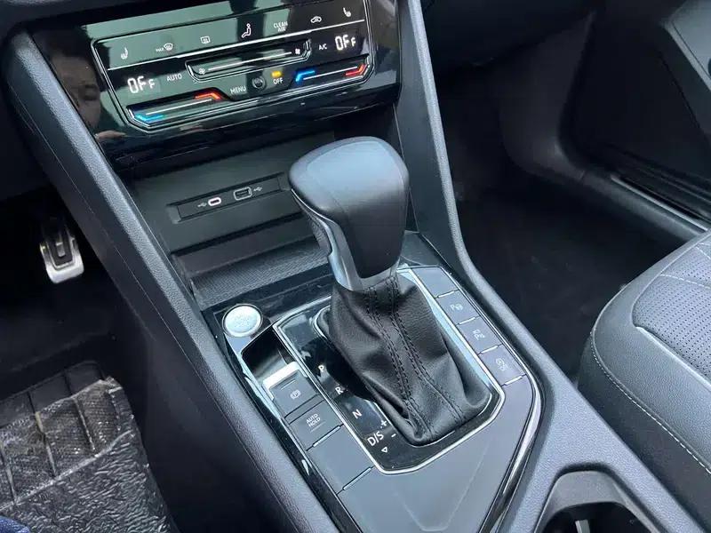 Tiguan L 2023 330TSI 2WD R-Line Premium Edition — миниатюра 21
