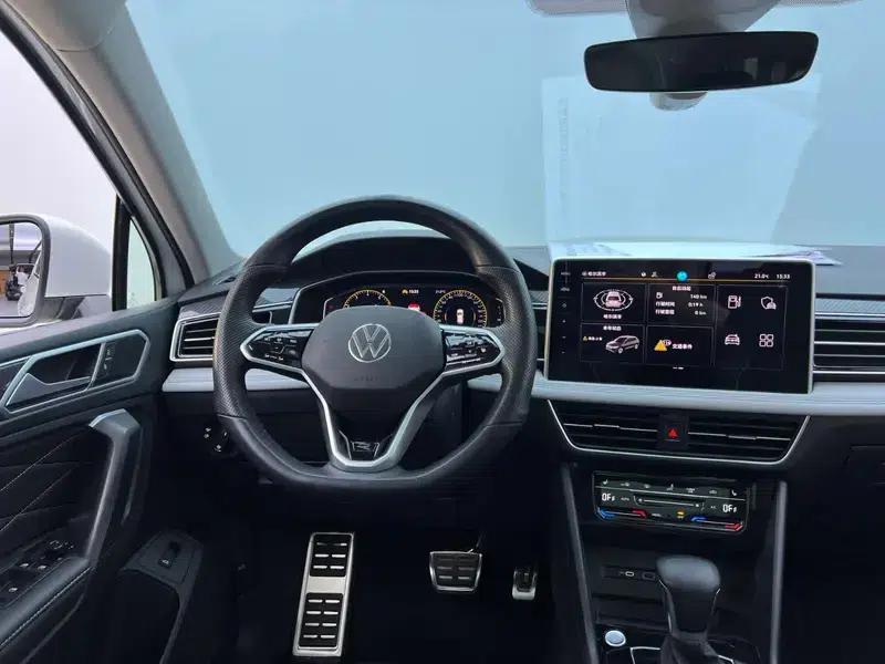 Tiguan L 2023 330TSI 2WD R-Line Premium Edition — миниатюра 24