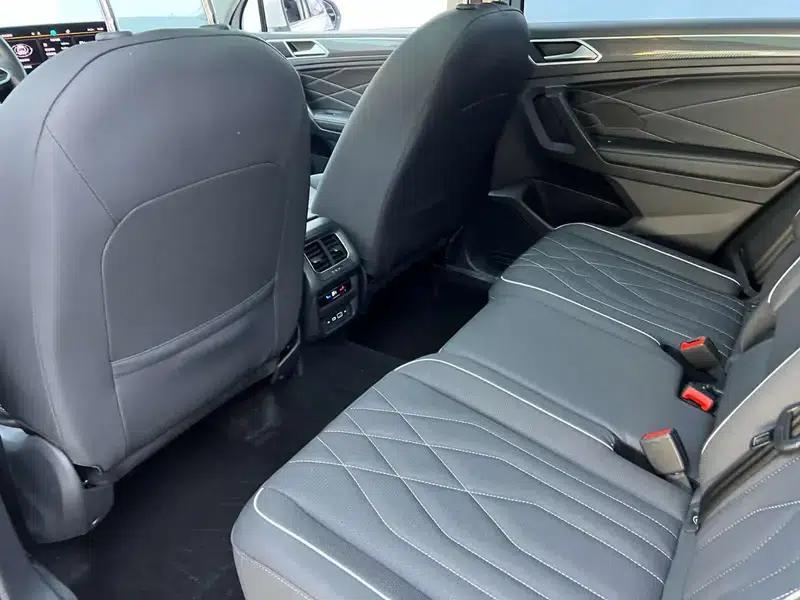 Tiguan L 2023 330TSI 2WD R-Line Premium Edition — миниатюра 27