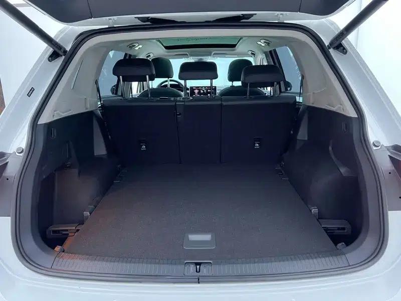 Tiguan L 2023 330TSI 2WD R-Line Premium Edition — миниатюра 28