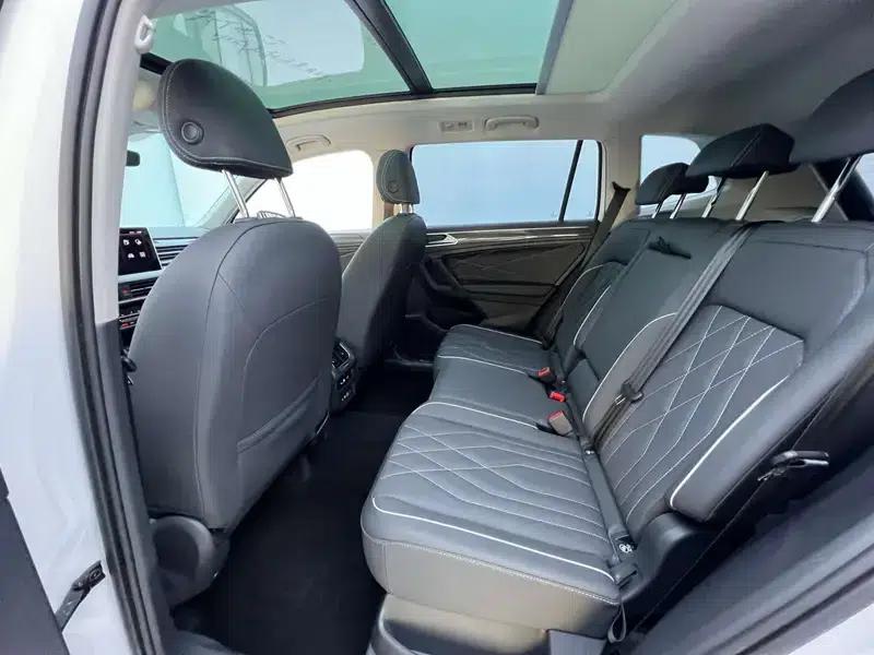 Tiguan L 2023 330TSI 2WD R-Line Premium Edition — миниатюра 31