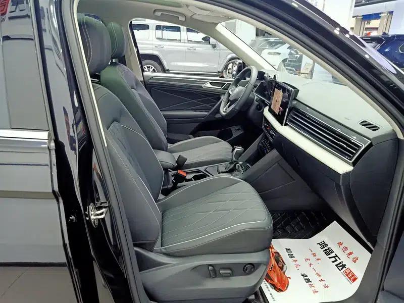 Tiguan L 2024 330TSI 2WD R-Line Premium Edition — миниатюра 18