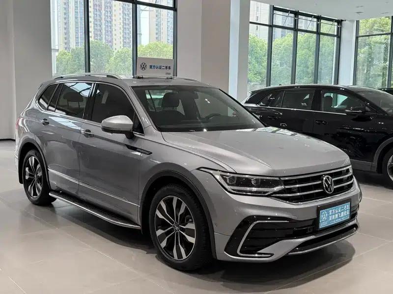 Tiguan L 2022 330TSI Automatic 2WD R-Line Premium Edition — миниатюра 3