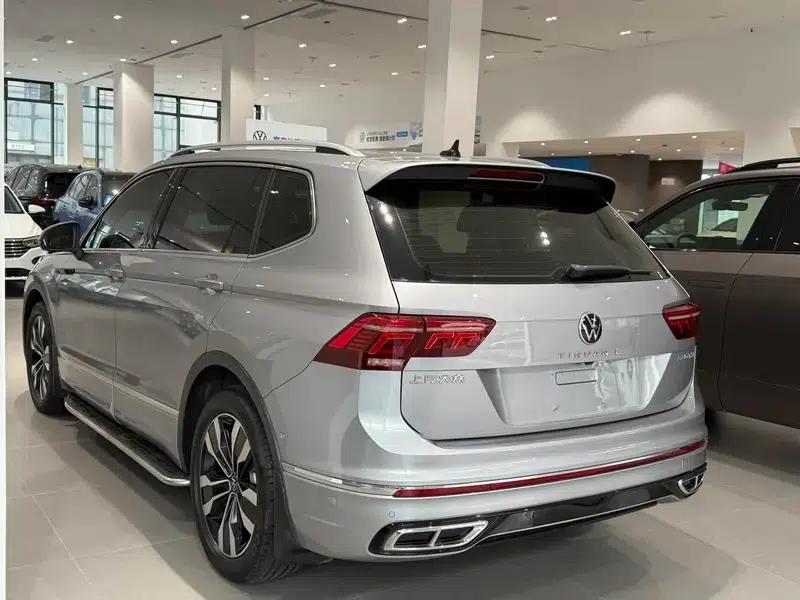 Tiguan L 2022 330TSI Automatic 2WD R-Line Premium Edition — миниатюра 4