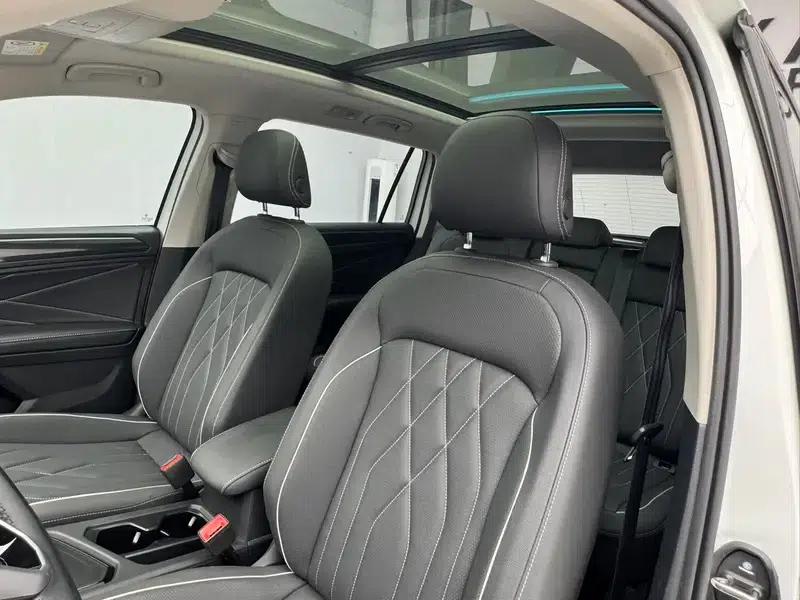 Tiguan L 2023 280TSI Trendy Limited Edition — миниатюра 13