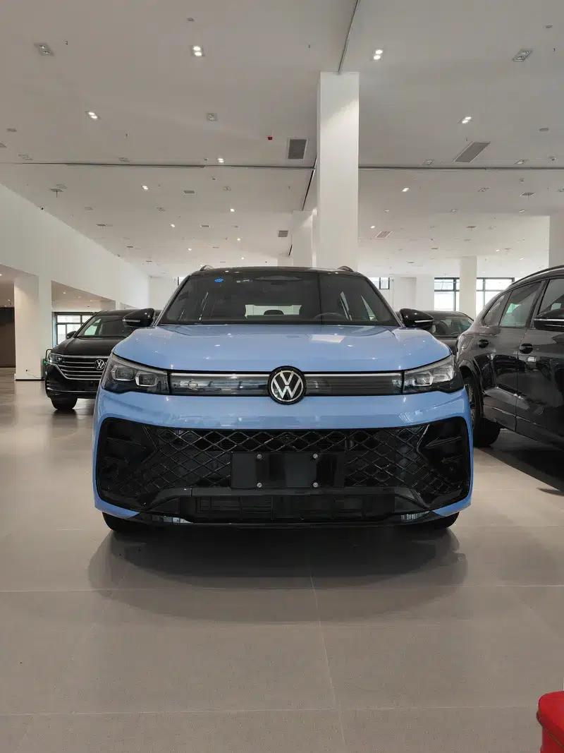 Tiguan L 2024 Pro 380TSI AWD R-Line Supreme Edition — миниатюра 2