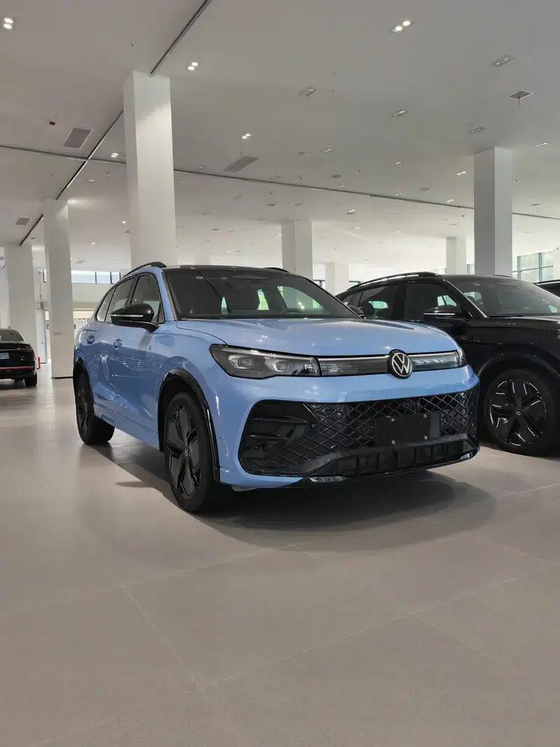 Tiguan L 2024 Pro 380TSI AWD R-Line Supreme Edition — миниатюра 3