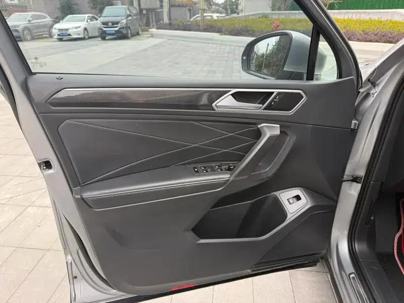 Tiguan L 2022 330TSI Automatic 2WD Smart Edition — миниатюра 12