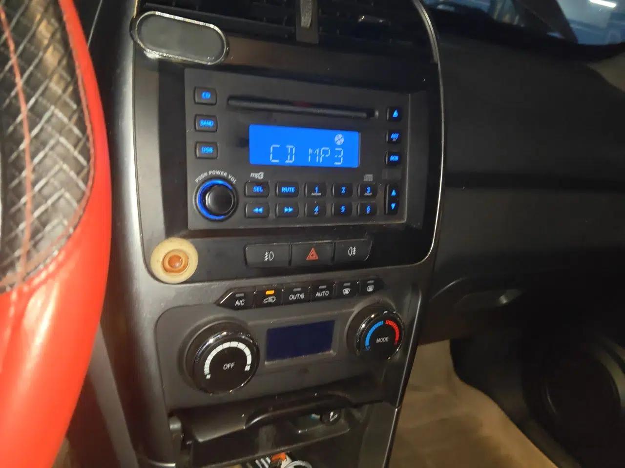 Chery Tiggo 3 2015 1.6L Manual Zhishang Sport Edition — миниатюра 13