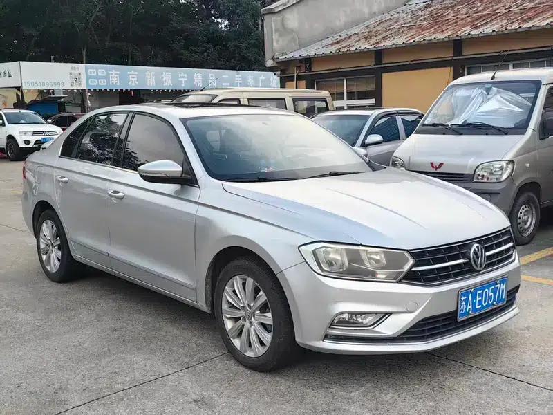 2016 Volkswagen Bora 1.6L Automatic Comfort Model — миниатюра 3