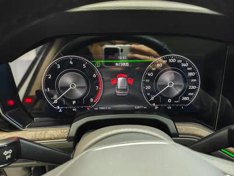 Touareg 2022 3.0TSI R-Line Classic Sport Package — миниатюра 7