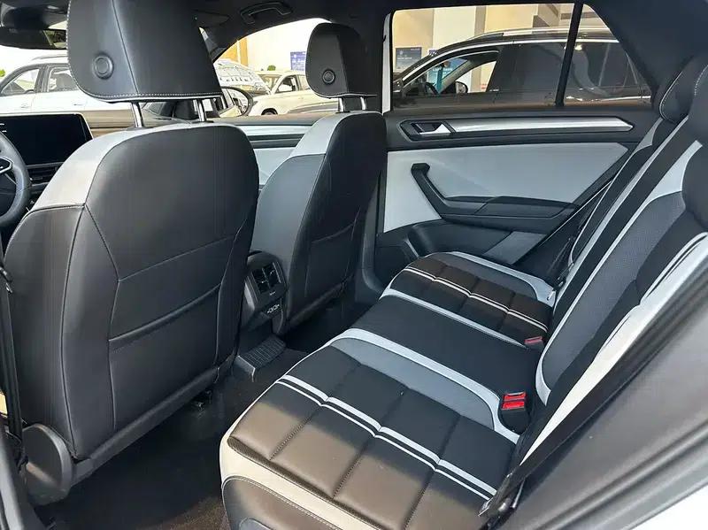 2024 Volkswagen T-Roc 300TSI DSG Chenguang Edition — миниатюра 19