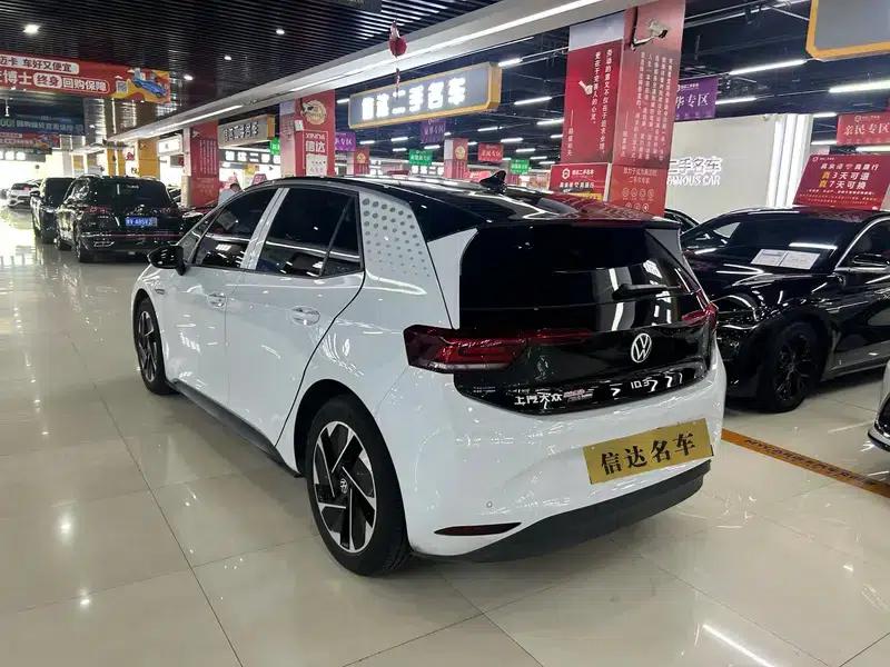 Volkswagen ID.3 2023 Pure Smart Edition — миниатюра 3