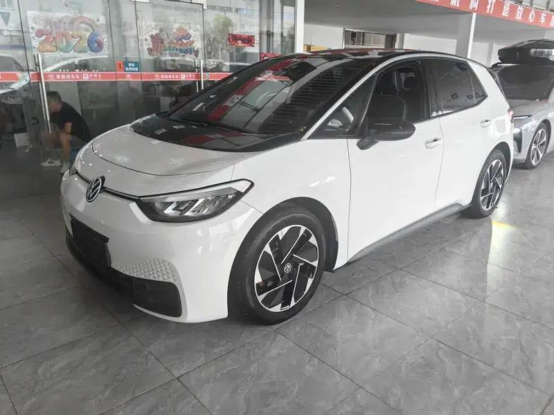 Volkswagen ID.3 2025 Smart Edition with Outstanding Oxygen — миниатюра 1