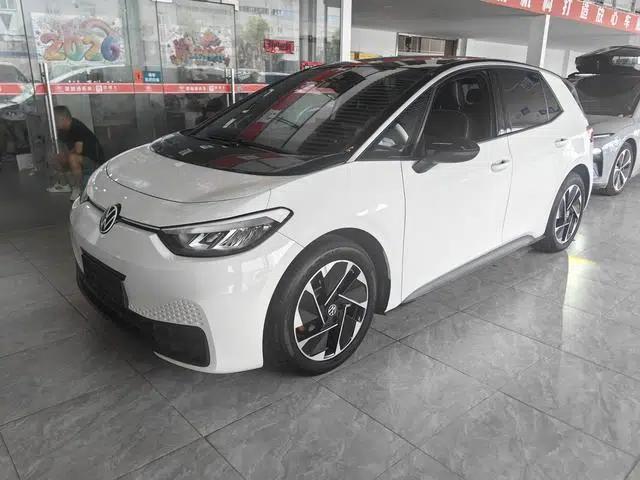 Volkswagen ID.3 2025 Smart Edition with Outstanding Oxygen