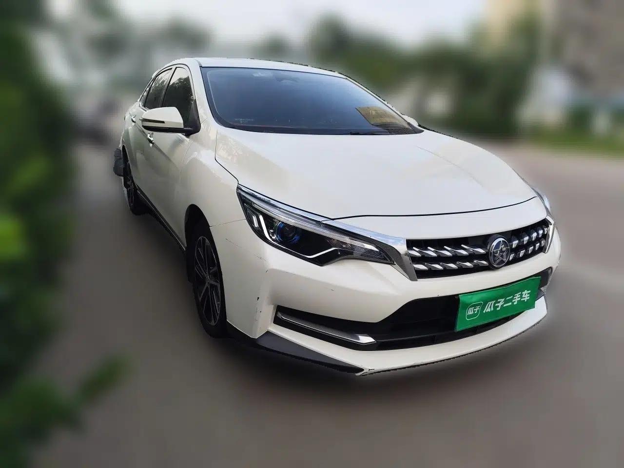 Venucia D60 2019 1.6L XL CVT Smart Connect Elite Edition — миниатюра 3