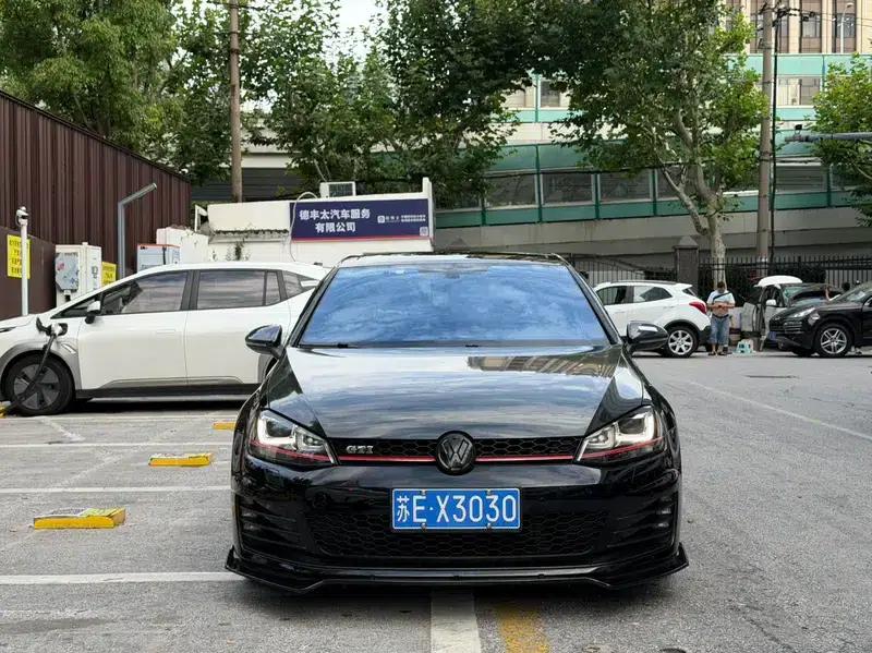 2016 Golf GTI 2.0TSI GTI — миниатюра 2
