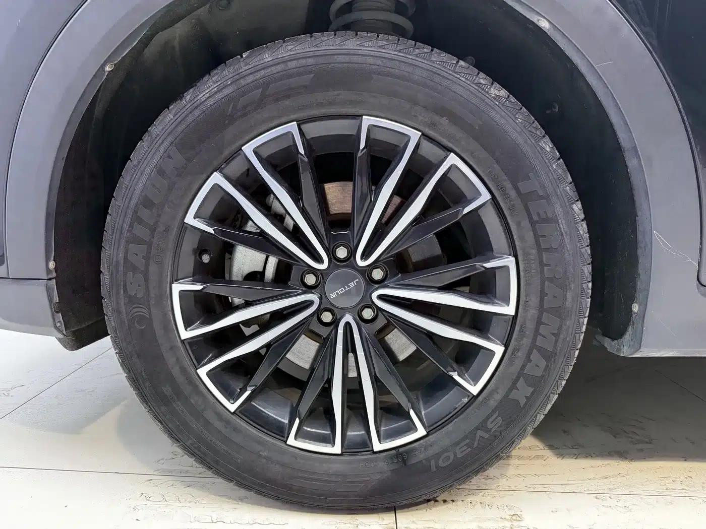 Jetour X70 PLUS 2022 1.5T CVT 7-seater — миниатюра 8