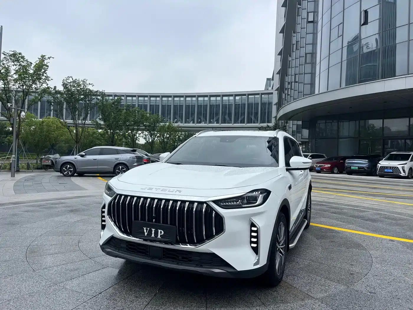 Jetour X70 PLUS 2025 Champion Edition 1.5T DCT Champion PRO 7-seater — миниатюра 1