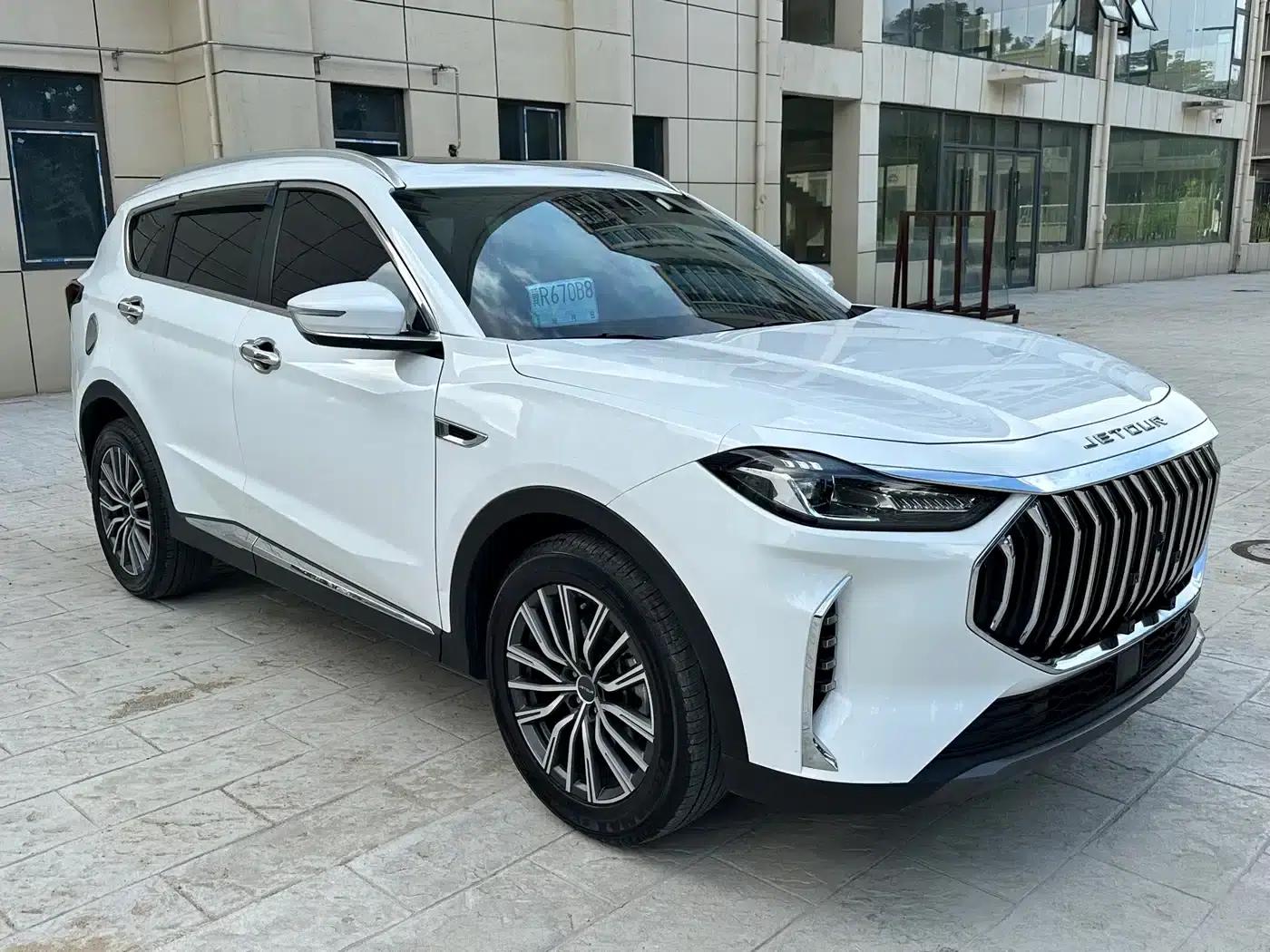 Jetour X70 PLUS 2025 Champion Edition 1.5T DCT Champion PRO 7-seater — миниатюра 3