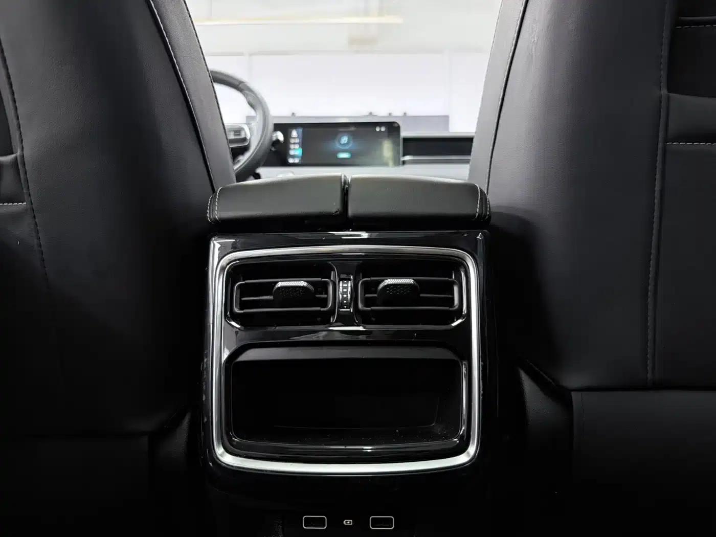 Jetour X70 PLUS 2021 1.5T DCT Mountain PRO 7-seater — миниатюра 13