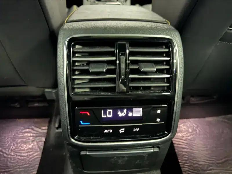 Volkswagen CC 2024 380TSI Striking Edition — миниатюра 10