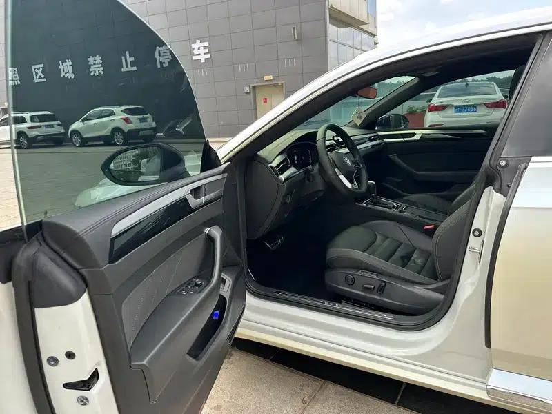 Volkswagen CC 2024 380TSI Striking Edition — миниатюра 15