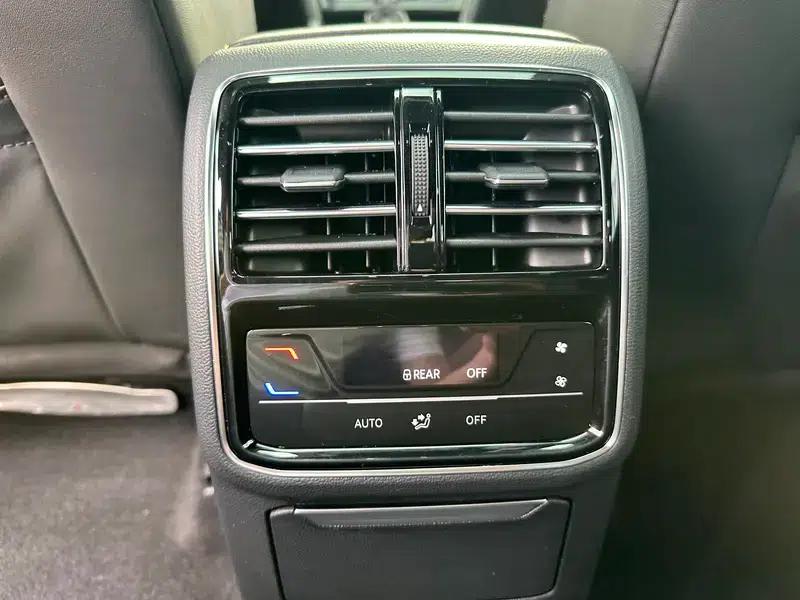 Volkswagen CC 2024 380TSI Striking Edition — миниатюра 5