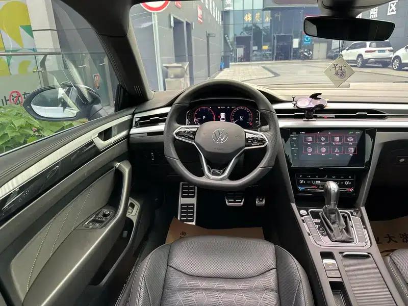 Volkswagen CC 2024 380TSI Striking Edition — миниатюра 8