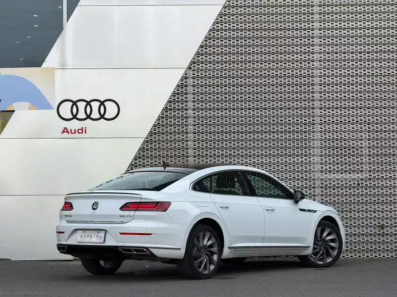 Volkswagen CC 2024 380TSI Striking Edition — миниатюра 4