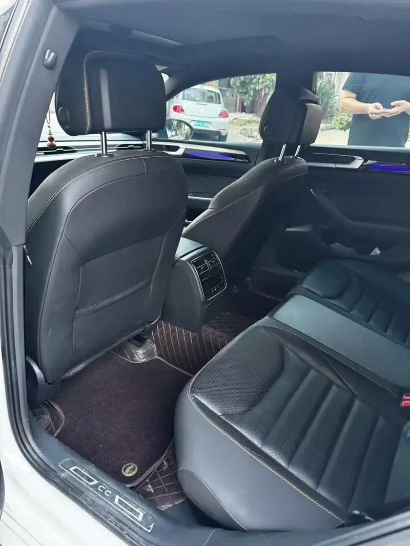Volkswagen CC 2023 380TSI Striking Edition — миниатюра 9
