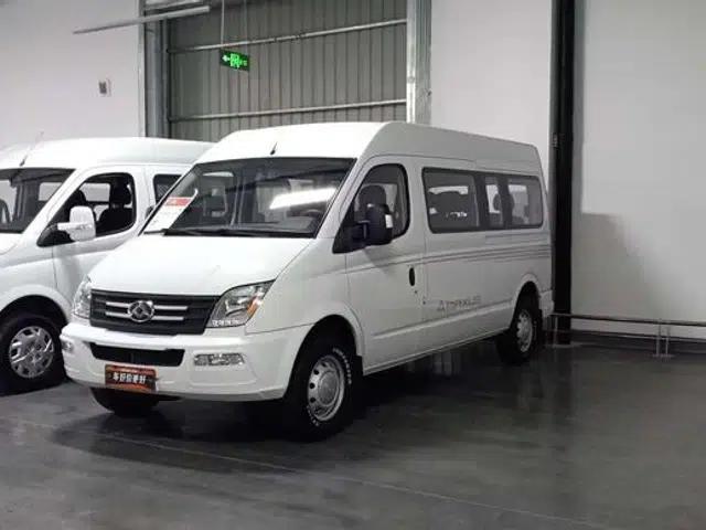 Xintu V80 2024 Value Edition 2.0T Manual Short Wheelbase Mid-Roof 127Ps 5/6 Seats