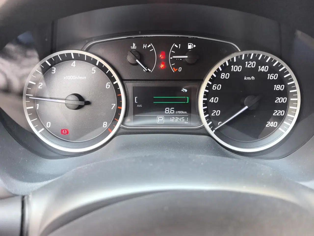 Nissan Sylphy 2022 Classic 1.6XE CVT Comfort Edition — миниатюра 12