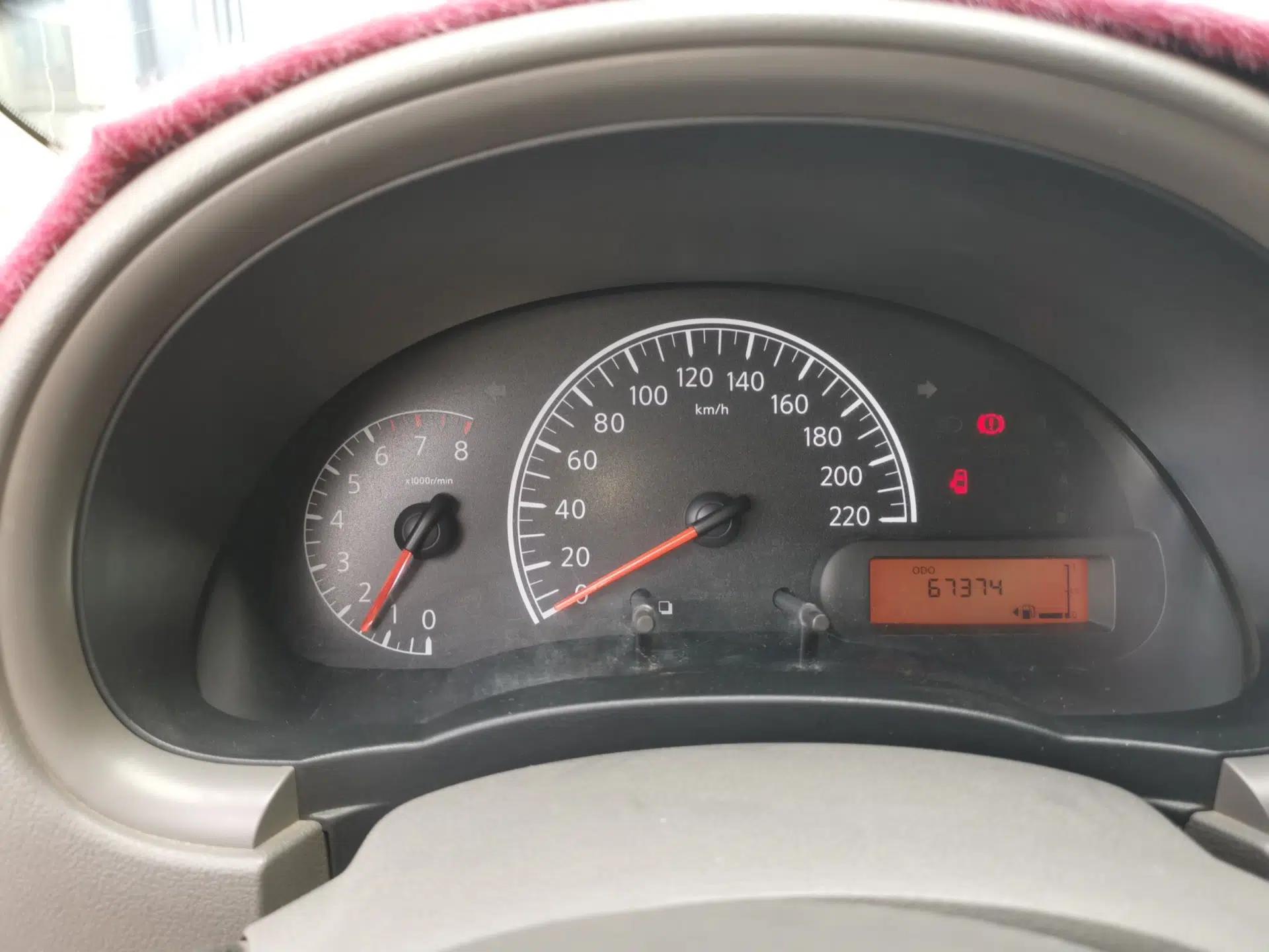 Nissan Sunny 2015 1.5XE Manual Comfort Edition — миниатюра 11