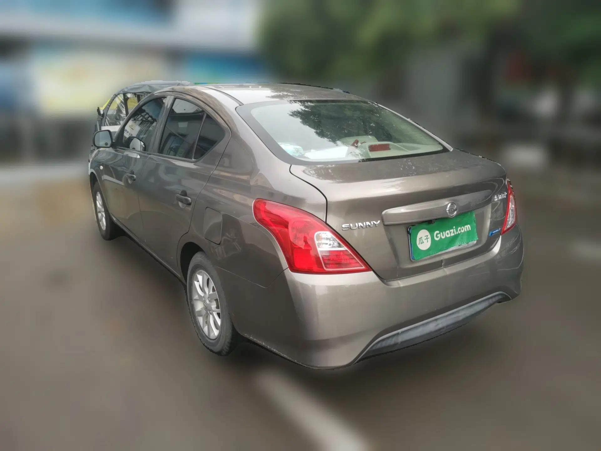 Nissan Sunny 2015 1.5XE Manual Comfort Edition — миниатюра 4