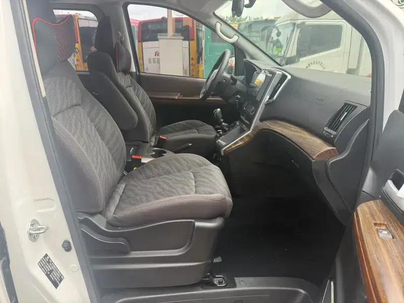 Lingzhi PLUS 2021 2.0L Manual Comfort 7-Seater — миниатюра 21