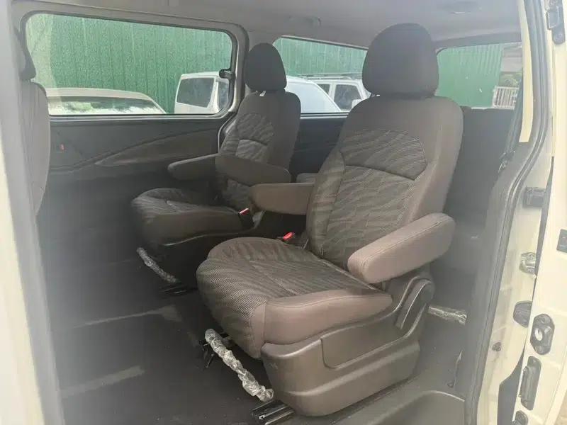 Lingzhi PLUS 2021 2.0L Manual Comfort 7-Seater — миниатюра 23
