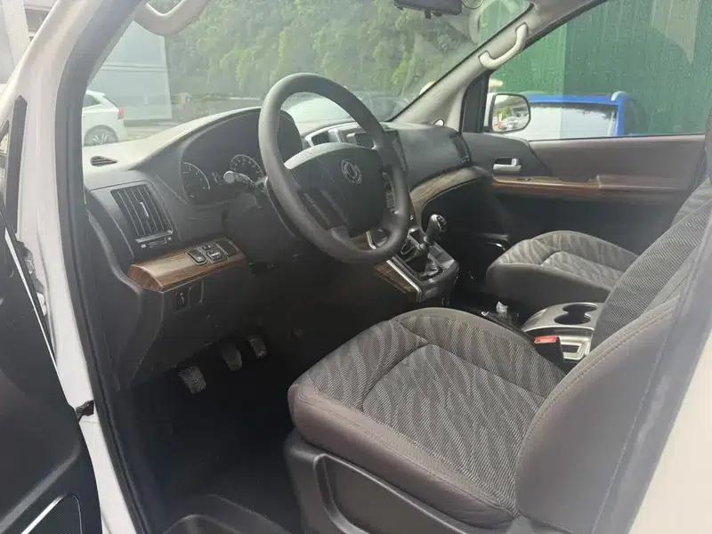 Lingzhi PLUS 2021 2.0L Manual Comfort 7-Seater — миниатюра 34