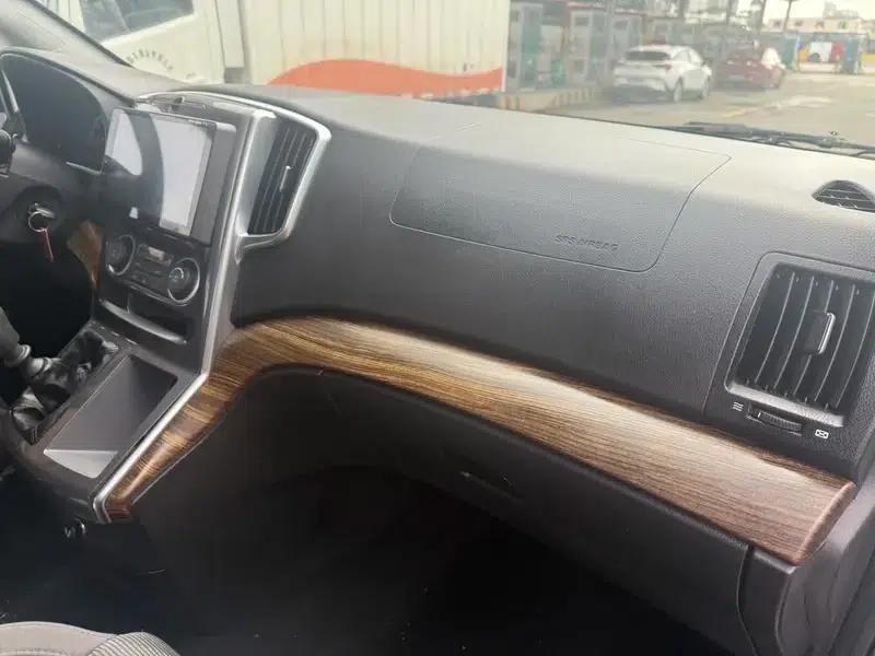 Lingzhi PLUS 2021 2.0L Manual Comfort 7-Seater — миниатюра 10