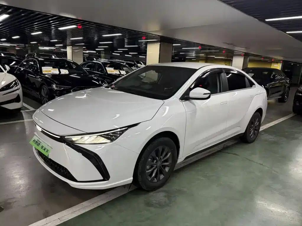 Geely Geometry G6 2022 Model 480 New Smart — миниатюра 1